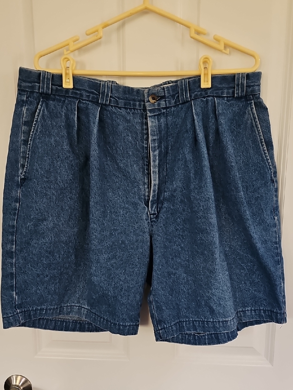 Duck Head Men's Dark Blue Pleated Denim Shorts